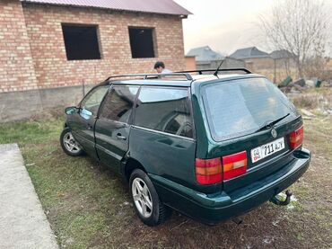Volkswagen: Volkswagen Passat Variant: 1994 г., 2 л, Механика, Бензин, Универсал — 7