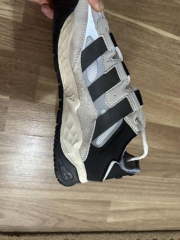 Мырзалардын бут кийими: Эркектердин кроссовкасы, 42.5, Adidas, Жаңы — 1