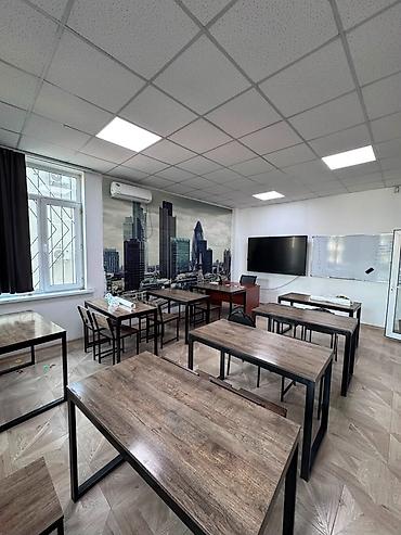 Коммерциялык мүлк: Ижарага Толугу менен кеңсе: 1100 м², Бизнес борборунда, Ремонту менен, Биринчи катар, Өзүнчө кире бериши менен — 3