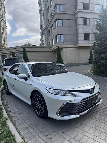 corolla s: Toyota Camry: 2023 г., 2.5 л, Автомат, Гибрид, Седан — 4
