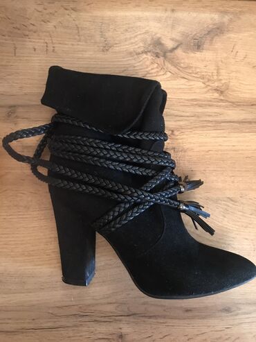 Botinka və botilyonlar: Ölçü: 35, rəng - Qara, İşlənmiş — 5