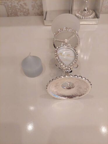 Şamdanlar: Şamdanlar. Yenidir. Sirkon qaşlarla bəzədilib. Çox nadir şamdanlardı -da lalafo.az — 3 Şamdanlar: Şamdanlar. Yenidir. Sirkon qaşlarla bəzədilib. Çox nadir şamdanlardı — 3