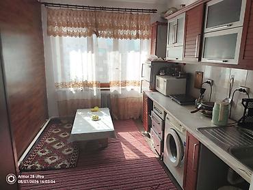 Комнаты: Сдаётся комната в центре в частном доме. Светлая просторная комната — 3