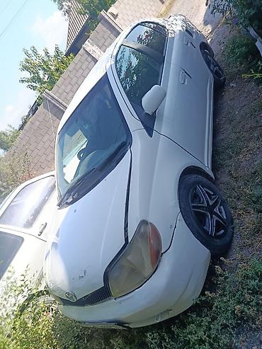 Транспорт: Toyota Platz: 2003 г., 1.3 л, Автомат, Седан — 2