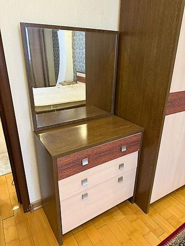 Спальные гарнитуры: Спальный гарнитур в современном стиле Состав комплекта: - Кровать — 5