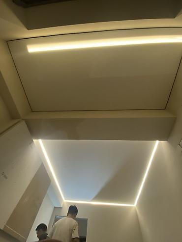 Натяжной потолок: Натяжные потолки с интегрированными световыми линиями - — 2