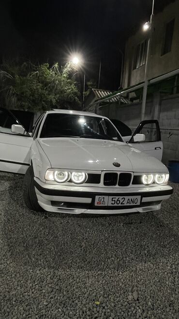 авут бек: BMW 5 series: 1990 г., 2 л, Механика, Бензин, Седан