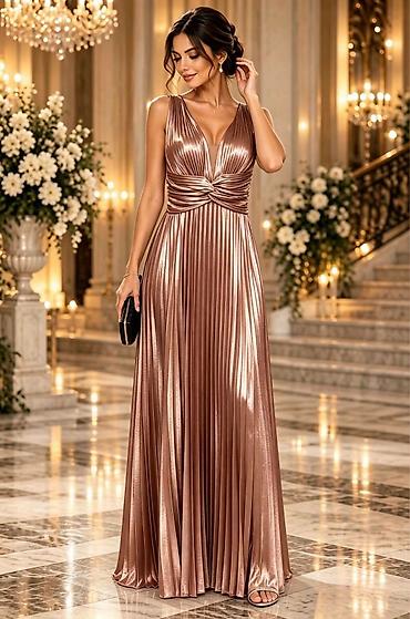 tom tailor torbice: ✨️Glamurozne plisirane haljine ✨️
Cena 3900
Uni vel.
Vel.33 — 3