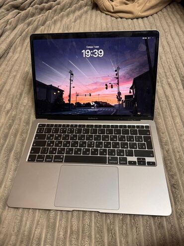 скупка macbook: Ультрабук, Apple, 8 ГБ ОЗУ, Intel Core i3, 13.3 ", Б/у, Для работы, учебы, память SSD