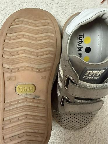 Другие детские вещи: Продаю детскую обувь 1) Кроссовки/туфли Tutubi - Размер: 24 р. - — 3