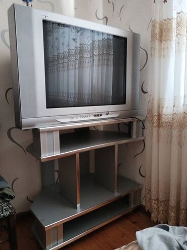 купить бу телевизор 32 дюйма: Panasonic tv pultu yoxdur altlıqla bir yerde