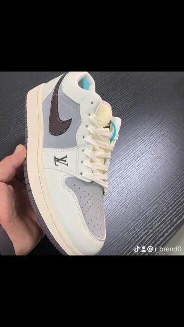 krasofkalar nike: Yeni məhsuldur bütün razmerləri var və 1 dəfə olsun geyinilməyib bizim