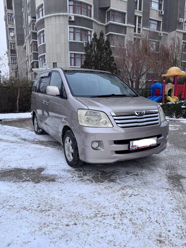 bmw 2003: Toyota Noah: 2003 г., 2 л, Автомат, Бензин, Минивэн