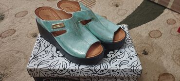 польские сандали: Продаю басаножки, натуральная кожа, новые, 37 размер 
1200 сом