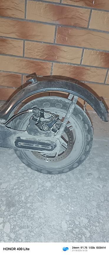 Электросамокаты: Işlenmis skuter mi m1. 15-20 km mesafe veriri. Hal hazirda işlekdir — 5