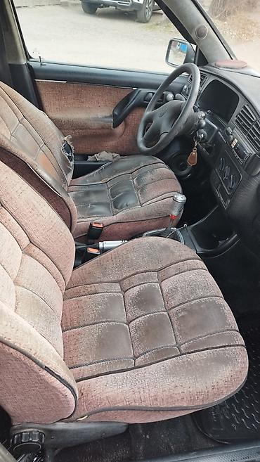 Volkswagen: Volkswagen Vento: 1997 г., 1.6 л, Механика, Седан — 9