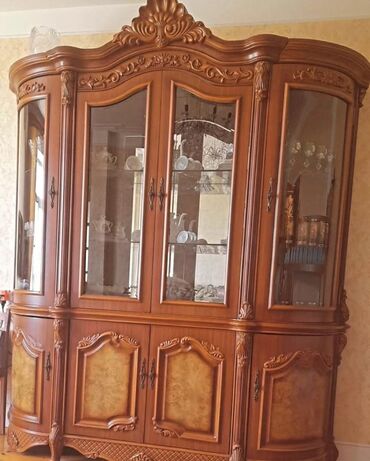 Mebel: Açılan, 6 qapı Düz dolab, Bufet