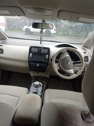 машина электромобиль: Nissan Leaf: 2011 г., 0.1 л, Автомат, Электромобиль, Хэтчбэк