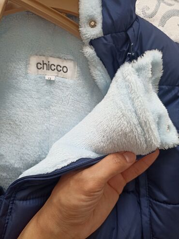 одежды для малышей: Замки все рабочие, очень тёплая, бренд Чико, очень удобная комбинашка