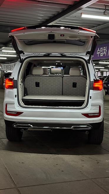 Другие детали кузова: Внедорожник (белый кузов, белый элементы) Ключевые особенности: - — 27