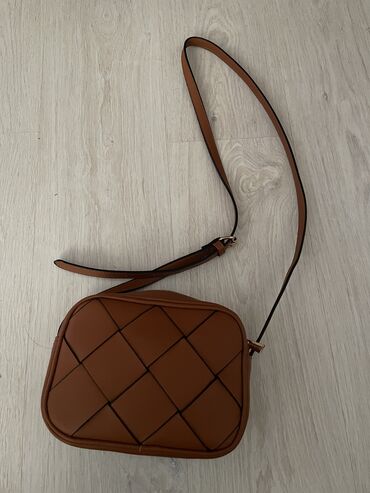 kais za torbe: Shoulder bag, Stradivarius, Material: Leather