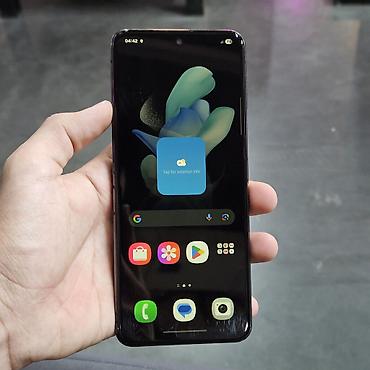 Мобильные телефоны и аксессуары: 📱 Samsung Galaxy Z Flip4 Обмен/продажа 🔹 Память: 8/256 ГБ 🖥️ Экран — 3