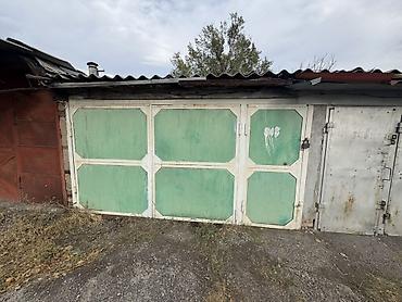 Гаражный бокс в ряду металлических гаражей. Гараж номер 548 СРОЧНО