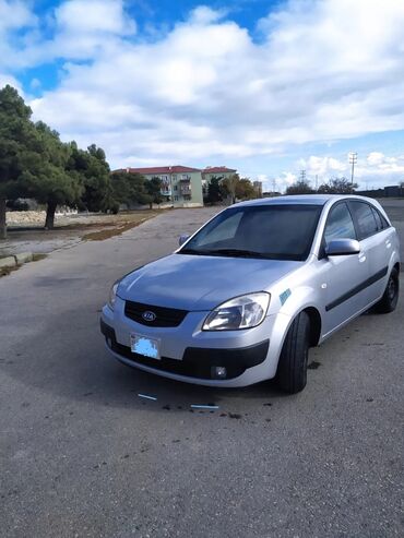 kia opdima: Kia Rio: 1.4 л | 2005 г. Хэтчбэк