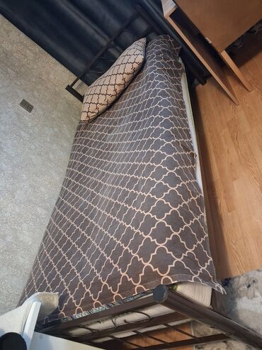 двухъярусные угловые кровати: Б/у, Двуспальная кровать, Без подьемного механизма, С матрасом, Без выдвижных ящиков