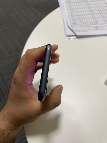 Apple iPhone: IPhone 11, Space Gray, Face ID — 8