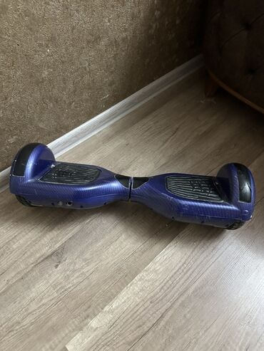 irşad electronics segway: Göy rəngdə, ikitəkərli bir hoverboard təklif olunur. Bu hoverboard iki