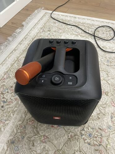 где можно сделать обрезание: Портативная акустическая система JBL с микрофоном, выполненная в