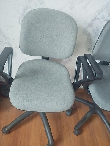 Офисная мебель: Ofis baĝlandiĝi uçun 2 kreslo satilir
Ikisi biryerde 60 azn — 2