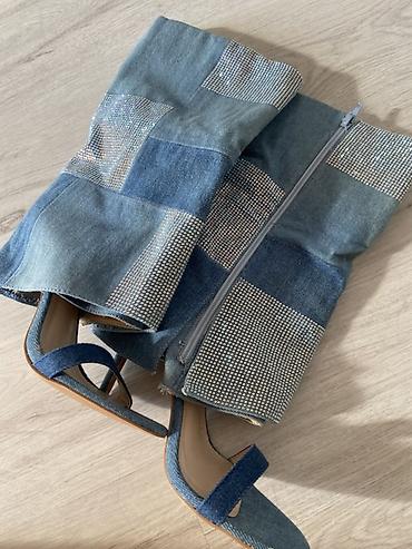 uzunbogaz: Denim materialdan dizə qədər uzunluqda qadın çəkmələri-sandallar — 5
