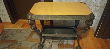 kompüter stolları: Jurnal masası, İşlənmiş, Açılmayan, Dördbucaq masa, Rusiya