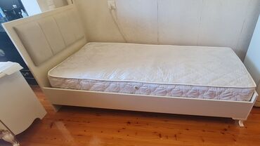 Rəflər: İşlənmiş, Təknəfərlik çarpayı, Bazasız, Matras ilə, Siyirməsiz