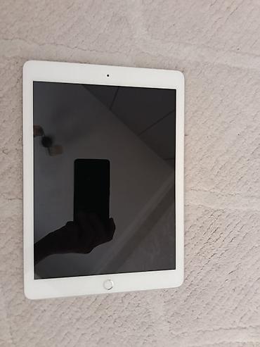 macbook m2: Б/у, 32 ГБ, Серебристый — 1