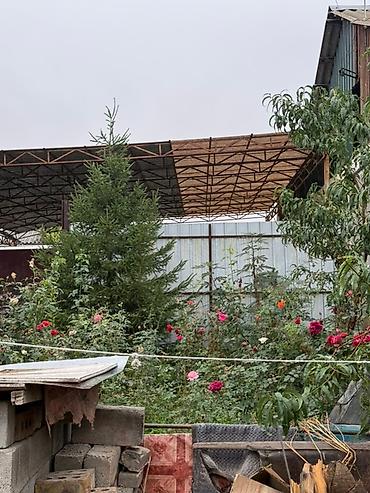 Продажа барачных домов: Продается дом барачного типа в г.Шопоков по ул.Бобрышева. Дом — 4