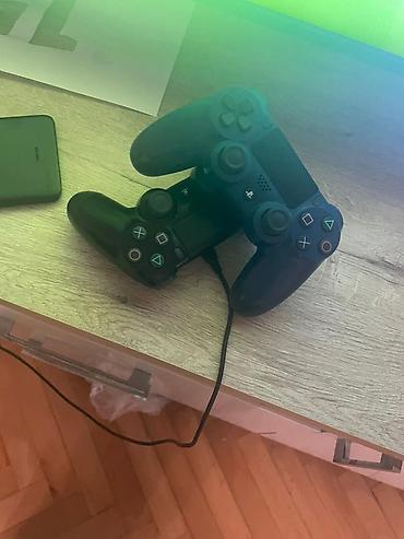 ps4 usb kabel original: PlayStation 4 (PS4) oyun konsolu dəsti Xüsusiyyətlər: - PS4 konsolu — 2