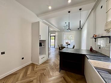 230: 📍 ул. Темирова 🔘6-комнатная 🔘Этажи 2 🔘230м² Продажа нового — 3