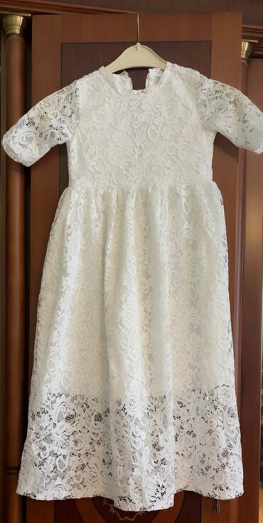 Ziyafət donları: Ziyafət geyimlərinin satışı her rengde var. Qiymetler ferqlidi. 15 azn — 14