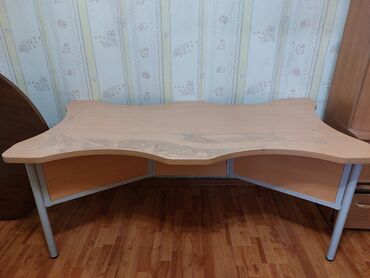 белый письменный стол: Б/у, Для конференц зала, Прямоугольный стол