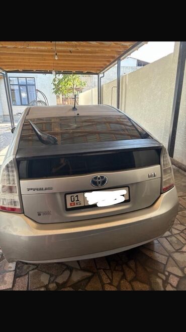 гибрид машина купить: Toyota Prius (XW30), серебристый хэтчбек-гибрид. Основные
