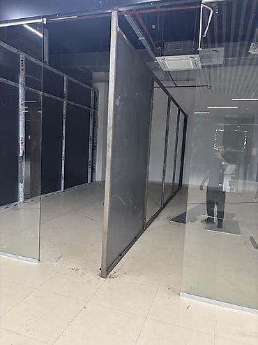 Стеклянные перегородки для офиса/торгового помещения - Полноразмерные at lalafo.kg Стеклянные перегородки для офиса/торгового помещения - Полноразмерные