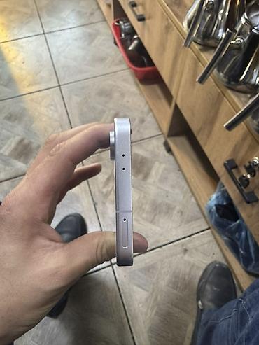 Samsung: Samsung Galaxy S24 FE, цвет - Белый — 5