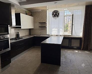 Продажа квартир: 3 комнаты, 187 м², 3 этаж — 6