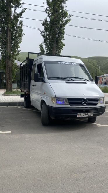 Грузовики: Грузовик, Mercedes-Benz, Стандарт, 3 т, Б/у at lalafo.kg Грузовики: Грузовик, Mercedes-Benz, Стандарт, 3 т, Б/у