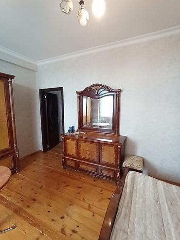 Qonaq otağı dəstləri: Klassik üslubda tam mebel dəsti Tərkibi: - Yataq otağı üçün geniş — 1