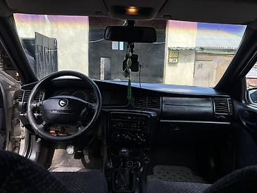 Opel: Opel Vectra B sedan - Gümüşü rəng, 4 qapı, arxa işıqlar və krom — 3