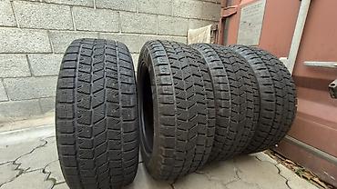 Комплект зимних шин Sailun Ice Blazer - Размер: 235/60 R18 - Индекс